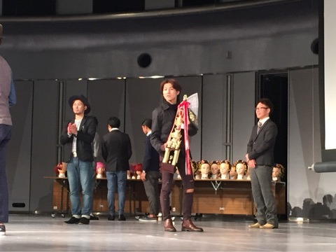 {00CDE465-FC16-40EE-A26C-F2FF2F16E29A:01}